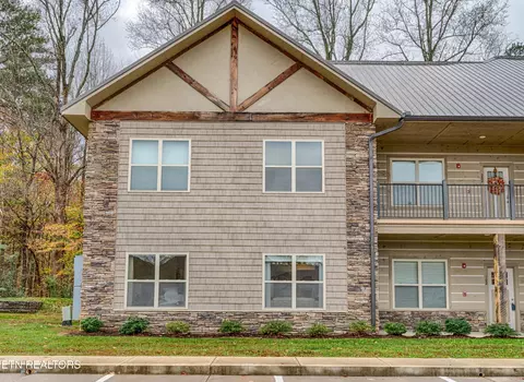 229 Bishops Cap Cir #101, Townsend, TN 37882
