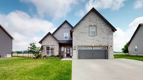 709 High Plains Dr, Clarksville, TN 37043