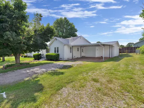 Exterior - 242 Long St E, Mcewen, TN 37101 photo 5 of 6