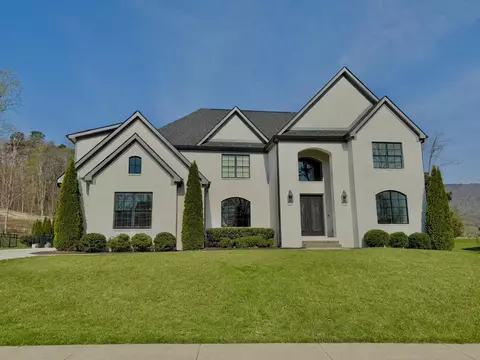 467 Canyon Springs Dr, Hixson, TN 37343