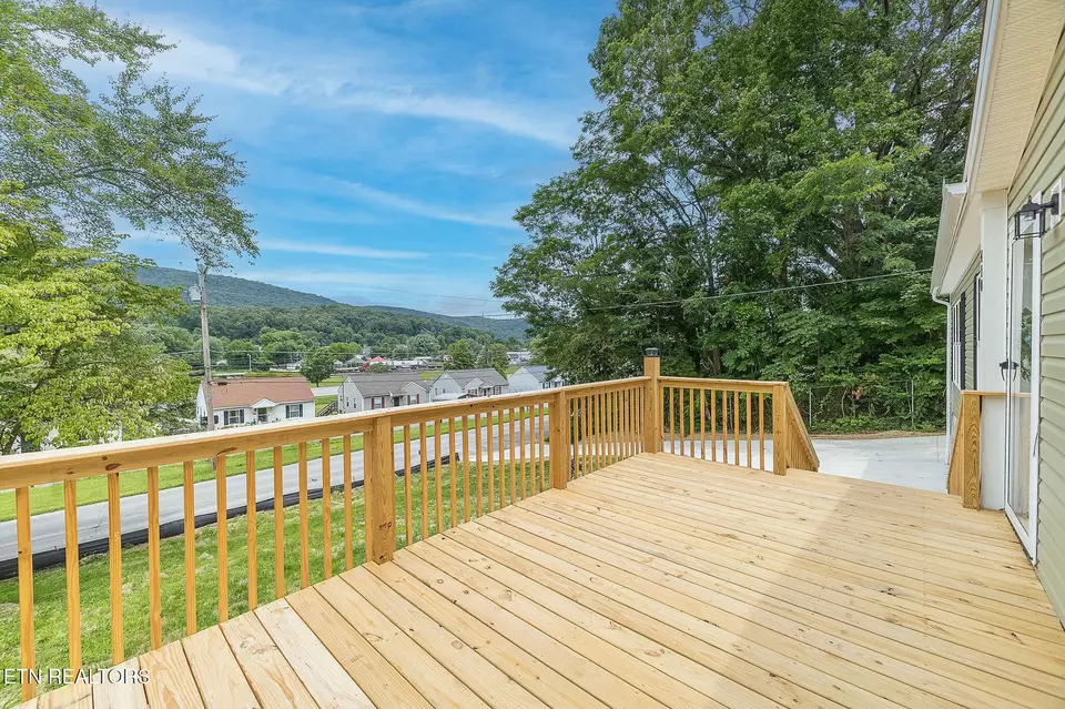  410 S Kingston Ave, Rockwood, TN 37854 photo 7