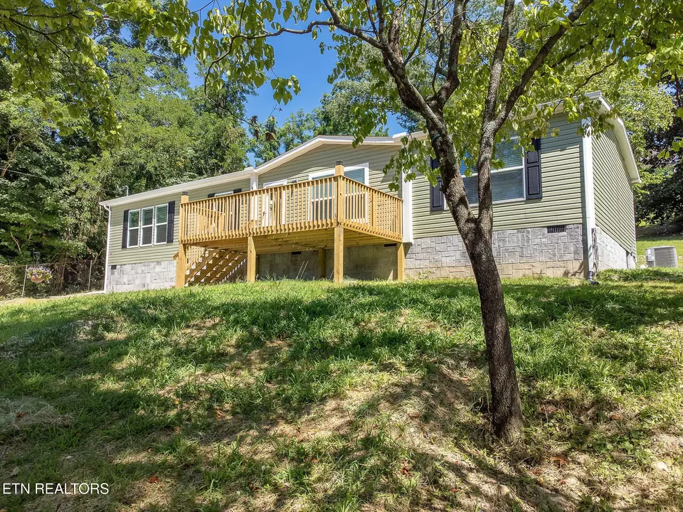  410 S Kingston Ave, Rockwood, TN 37854 photo 3
