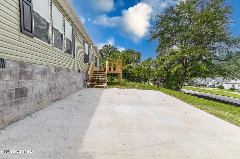  410 S Kingston Ave, Rockwood, TN 37854 photo 6