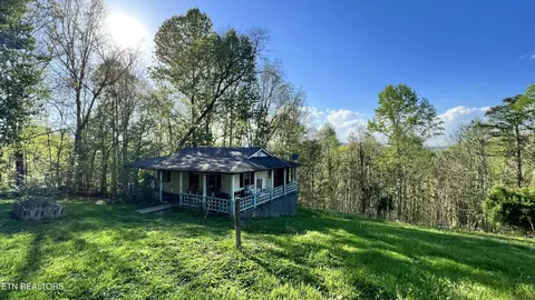 647 S Sudenny Ln, La Follette, TN 37766