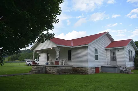 6 Bee Branch Ln, Pleasant Shade, TN 37145