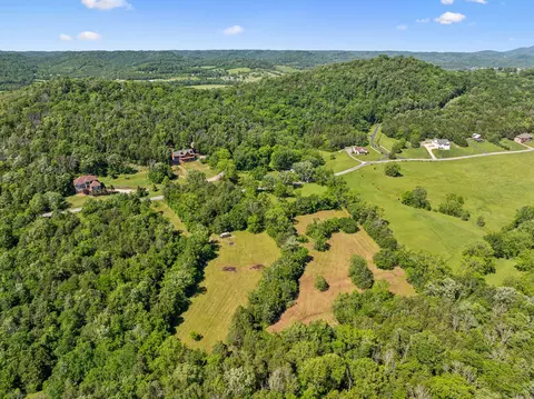 180 Lake Holw, Woodbury, TN 37190