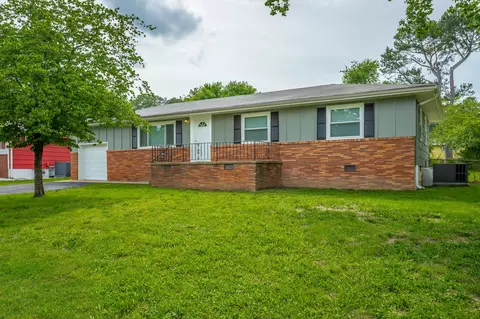 827 Woodmore Cir, Chattanooga, TN 37411