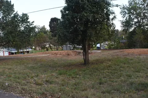 218 Cedar Ave, Linden, TN 37096