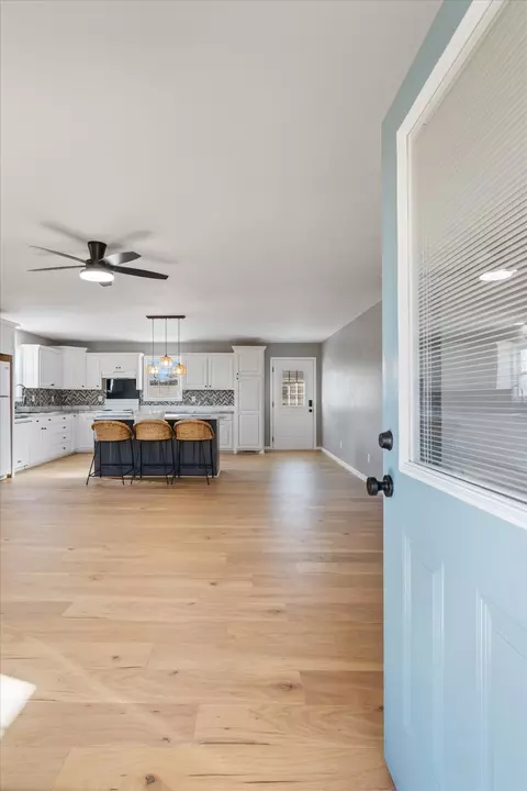 245 S Mill St, Linden, TN 37096