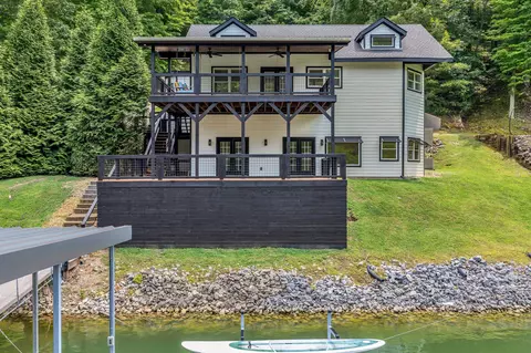 36 Chestnut St, Estill Springs, TN 37330