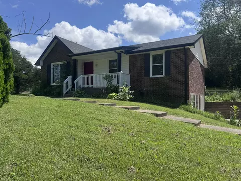 236 Raintree Dr, Clarksville, TN 37042