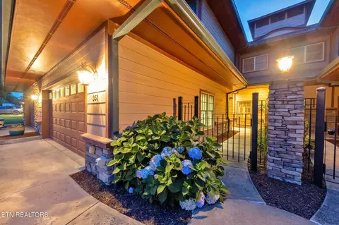 351 Monroe Pvt Dr, Bristol, TN 37620