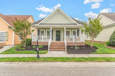 175 Liberty Ct, Oak Ridge, TN 37830