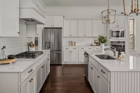 Kitchen - 449 River Bluff Dr, Franklin, TN 37064 photo 5 of 11