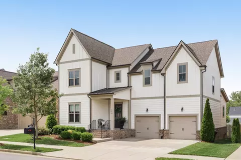 Exterior - 449 River Bluff Dr, Franklin, TN 37064 photo 2 of 9
