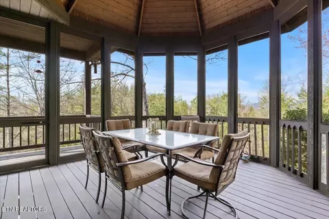 Exterior - 802 Stonegate Way, Townsend, TN 37882 photo 2 of 7