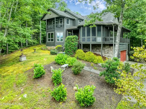 Exterior - 802 Stonegate Way, Townsend, TN 37882 photo 4 of 7