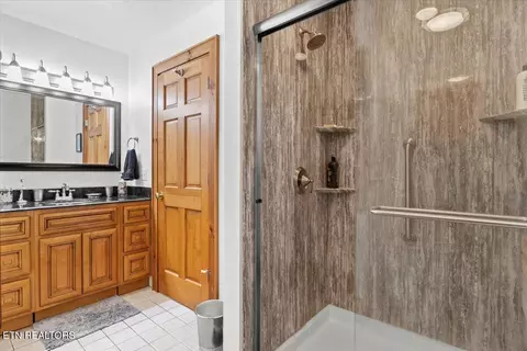 Bath - 802 Stonegate Way, Townsend, TN 37882 photo 3 of 6