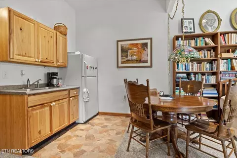 Dining - 802 Stonegate Way, Townsend, TN 37882 photo 3 of 3