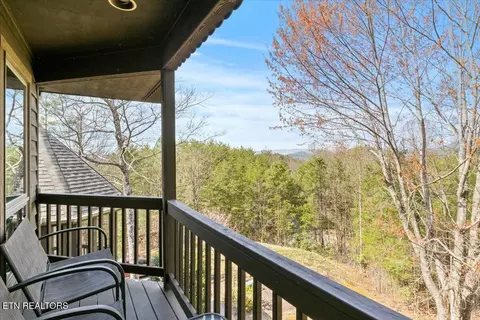 Exterior - 802 Stonegate Way, Townsend, TN 37882 photo 6 of 7