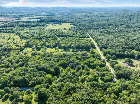 8524 Taliaferro Rd, Eagleville, TN 37060 photo 3