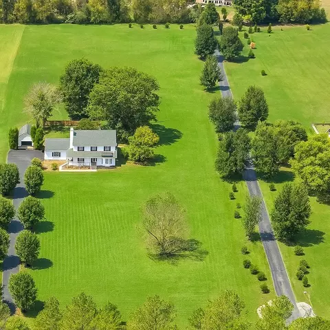 1163 Canaan Rd, Columbia, TN 38401