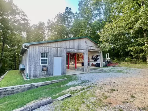 311 Maple Springs Ln, Lawrenceburg, TN 38464
