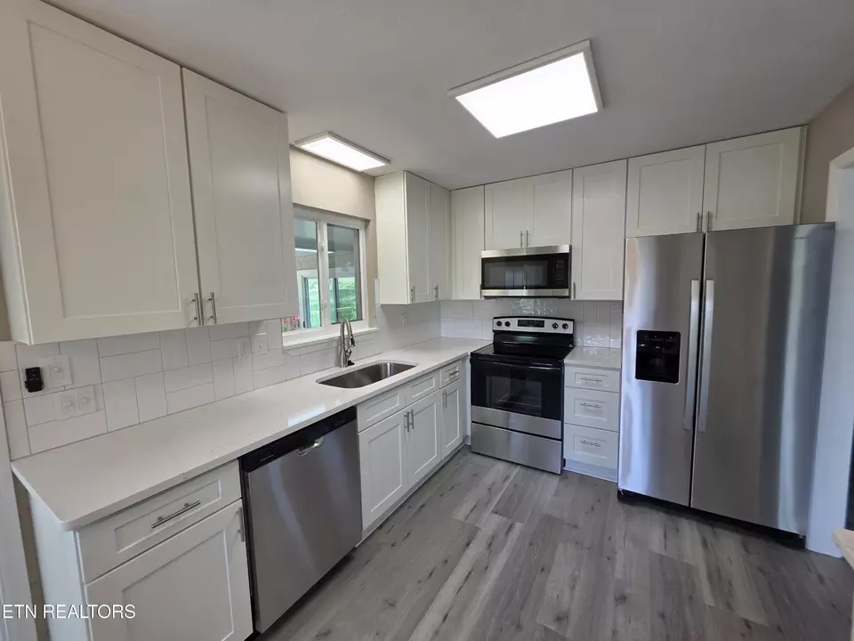  263 Iroquois Rd, Oak Ridge, TN 37830 photo 4