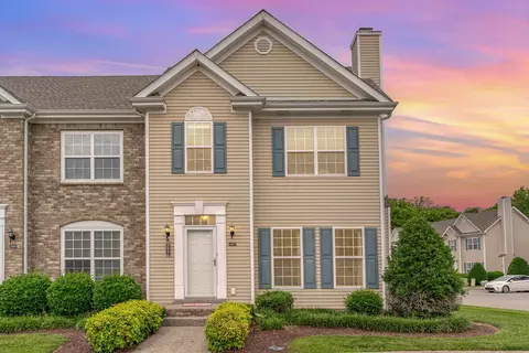 1027 Mckenna Dr, Thompsons Station, TN 37179