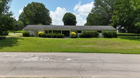 583 Como St, Mckenzie, TN 38201