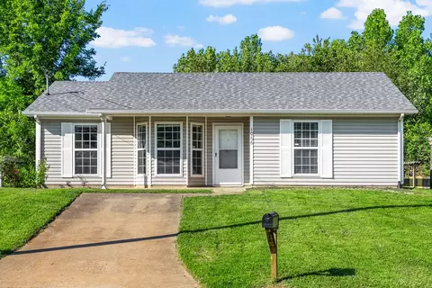 1066 Shadow Ridge Ave, Oak Grove, KY 42262