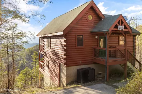 940 Falcon View Way, Sevierville, TN 37862