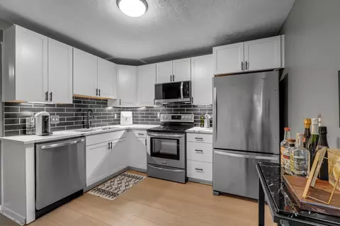 212 Oak Grove Dr, Nashville, TN 37217