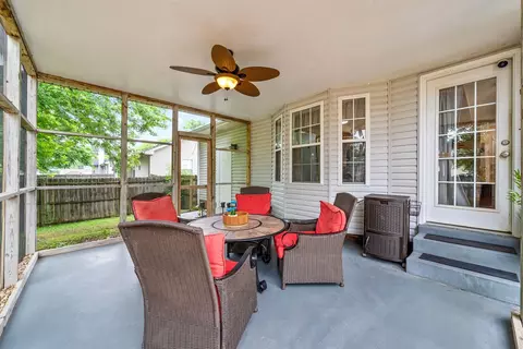 609 Corinth Ct, Clarksville, TN 37040