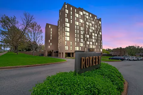 3901 W End Ave #704, Nashville, TN 37205
