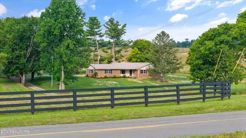 Exterior - 1701 Talbott Kansas Rd, Talbott, TN 37877 photo 2 of 9