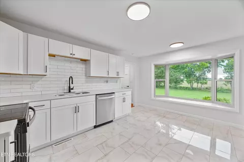 Kitchen - 1701 Talbott Kansas Rd, Talbott, TN 37877 photo 3 of 3
