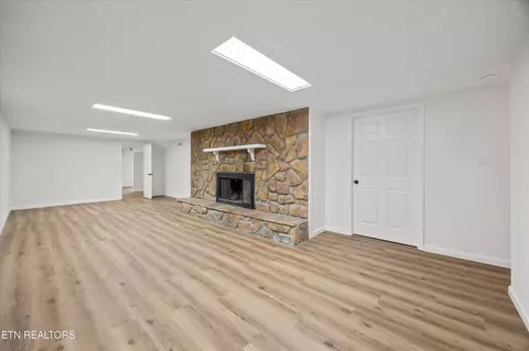 Living - 1701 Talbott Kansas Rd, Talbott, TN 37877 photo 3 of 3