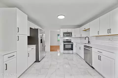 Kitchen - 1701 Talbott Kansas Rd, Talbott, TN 37877 photo 1 of 3