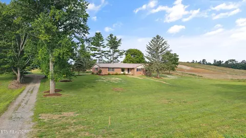Exterior - 1701 Talbott Kansas Rd, Talbott, TN 37877 photo 4 of 9