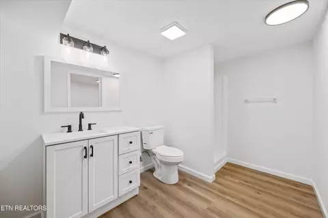 Bath - 1701 Talbott Kansas Rd, Talbott, TN 37877 photo 3 of 3