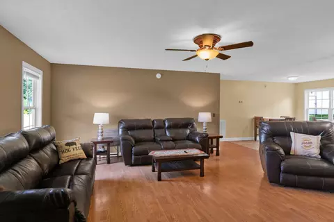 Living - 3340 Highway 52 E, Bethpage, TN 37022 photo 1 of 1