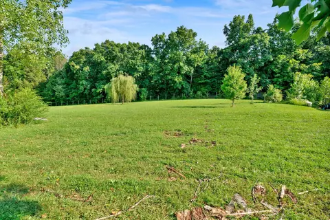 Exterior - 3340 Highway 52 E, Bethpage, TN 37022 photo 5 of 7