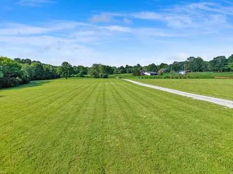 Exterior - 3340 Highway 52 E, Bethpage, TN 37022 photo 7 of 7
