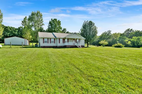 Exterior - 3340 Highway 52 E, Bethpage, TN 37022 photo 2 of 7