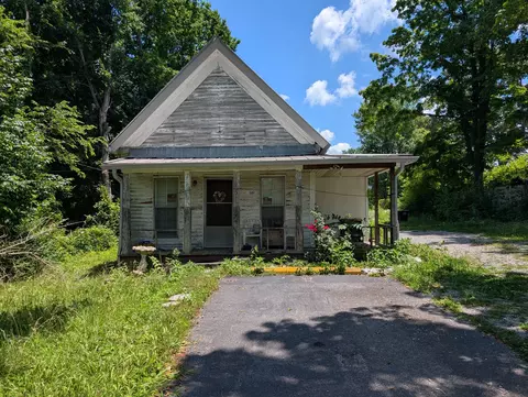 2564 Nunley St, Greenbrier, TN 37073