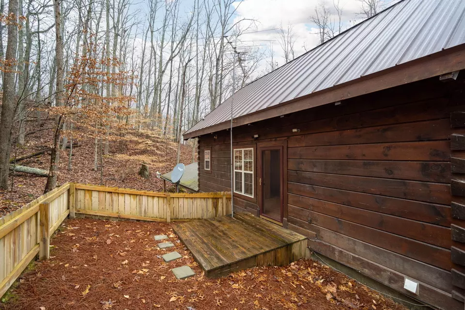 Exterior - 151 Hail Hollow Rd, Decatur, TN 37322 photo 2 of 12