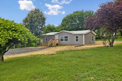 8217 Akersville Rd, Lafayette, TN 37083