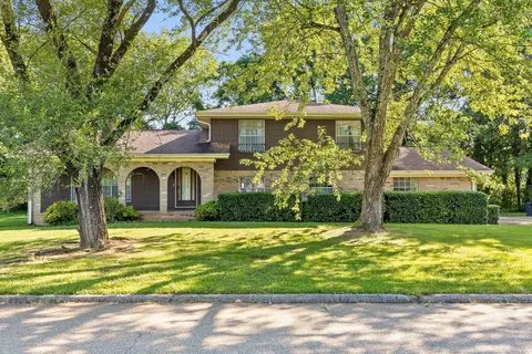 999 Wyndsor Dr, Hixson, TN 37343