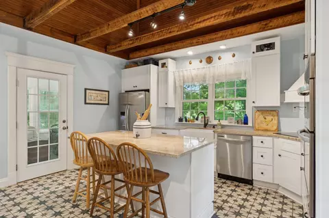 Kitchen - 7453 Highway 76 E, Springfield, TN 37172 photo 2 of 6
